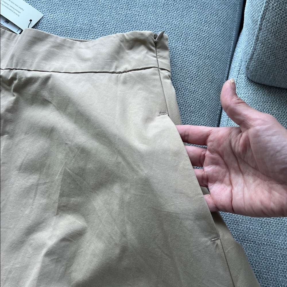 Banana Republic Tan A-Line Skirt with pockets. Size 4P NWT - Picture 3 of 5